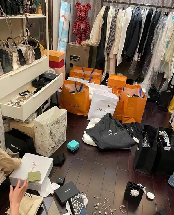白沙回收顶奢鞋服